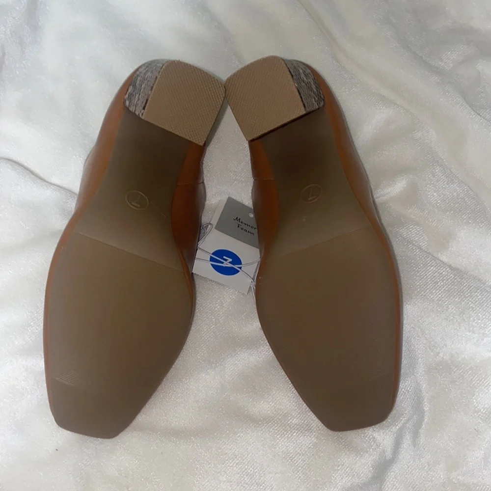 🛍️NWT Adorable snake skinned booties! - Picture 6 of 6